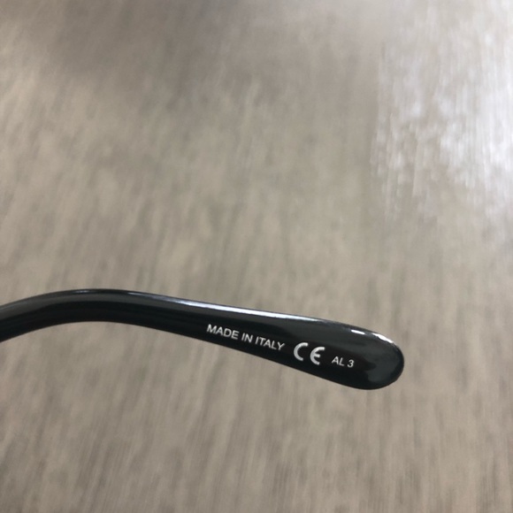 Authentic 🎉NEW🎉Givenchy black sunglasses w/ case - Picture 5 of 12